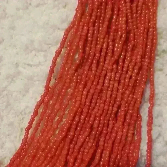 Red Beaded adjustable necklace - Picture 3 of 4